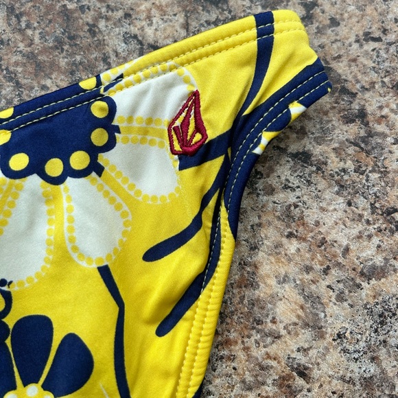 Volcom Bikini Bottoms, Size S/M NWOT - Picture 3 of 3